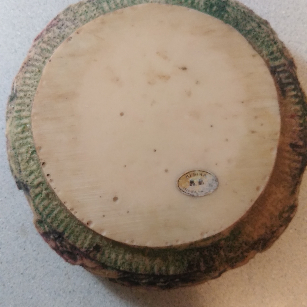 Vintage Decorative Ashtray with Intricate Design - Picture 2 of 9